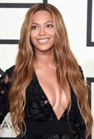 Beyonce – Boho talasi i neutralna šminka