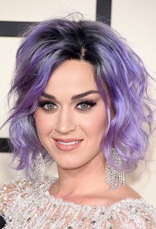  Katy Perry – Kosa boje lavande i Cat eyes