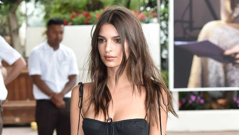 Popularne frizure za 2017 - Emily Ratajkowski frizura za dugu kosu
