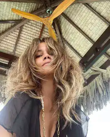 Halle Berry hair frosting