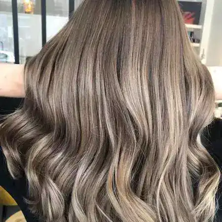 hair frosting na smedjoj kosi hair frosting na smedjoj kosi