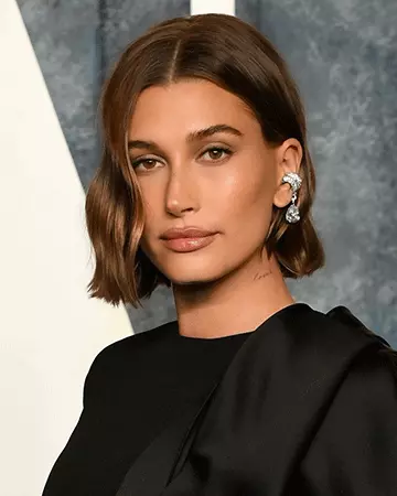  Hailey Bieber's glazed donut kosa bob